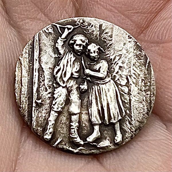 Highly Collectible 3rd Avenue silver button “Hansel and Grethel.”