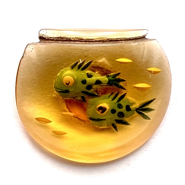 Bakelite realistic fishbowl with fish button.