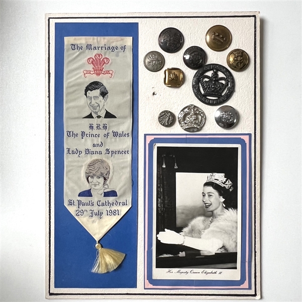 Card of ten British royalty buttons. 