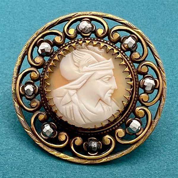 Cameo carved helmet shell button of Mercury (?).