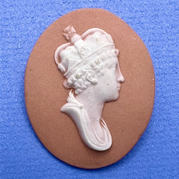 Jasperware studio button of Queen Mary II by Marie LaBarre Bennett.