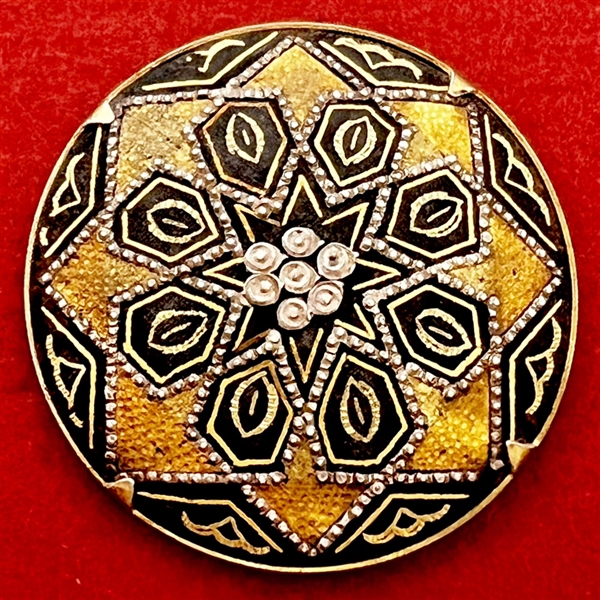 Damascene button of patterns.