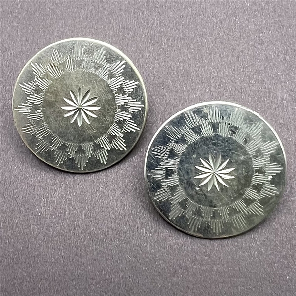 Two 18th c. Tombac buttons. 