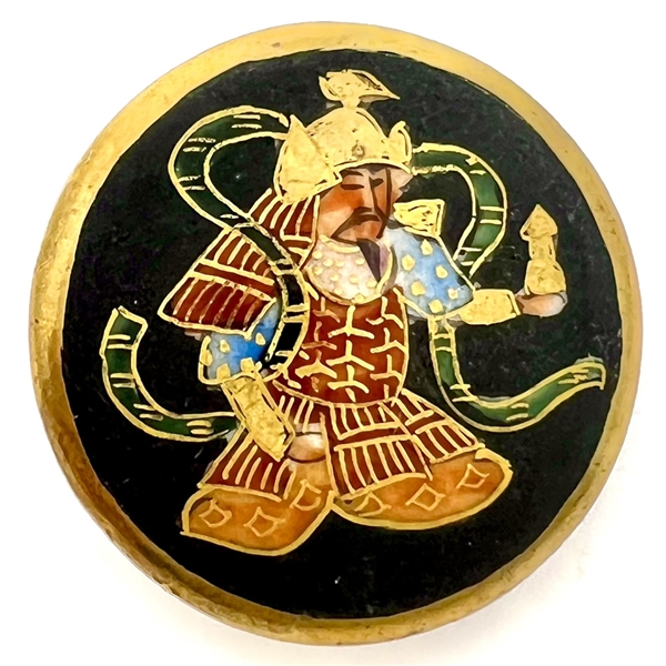 Satsuma button of God of war.