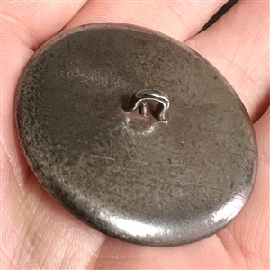 Steel cup button of “three bees.