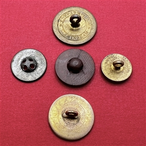 Five hunt club buttons with verbal.