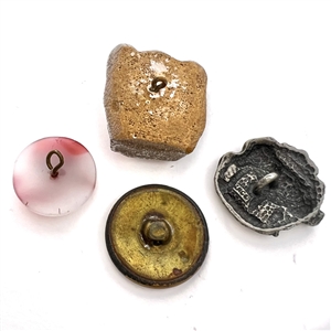 Four bear themed buttons.
