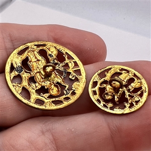 Two UNUSUAL gilded brass buttons in mother daughter sizes of clown playing an instrument with a cat.