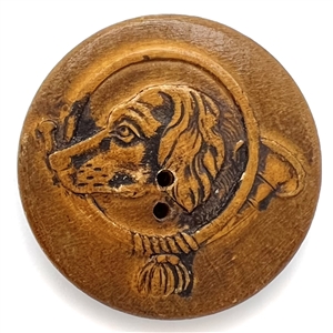 Wood button of sporting hound and hunting horn.
