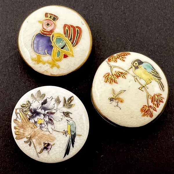 Three Japanese Satsuma buttons of birds.