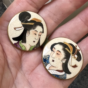 Two satsuma buttons of Japanese women.