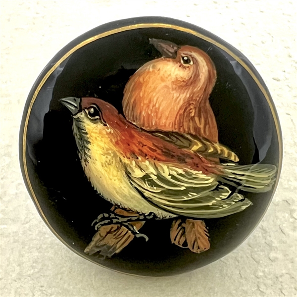 Russian lacquer button of two birds.