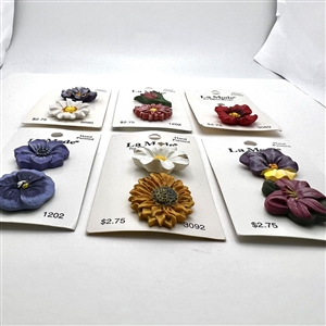 Six La Mode button cards of of flowers.