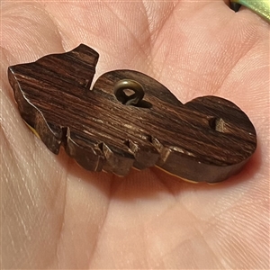 HARD TO FIND laminated Vintage Bakelite laminated over wood button of realistic seahorse.
