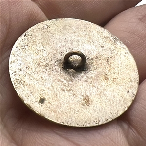 French satyrical sporting button with verbal “Pauvre Bete (poor beast).