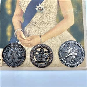 Card of 10 Queen Elizabeth II buttons. 