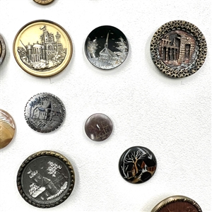Card of 25 architectural buttons. 