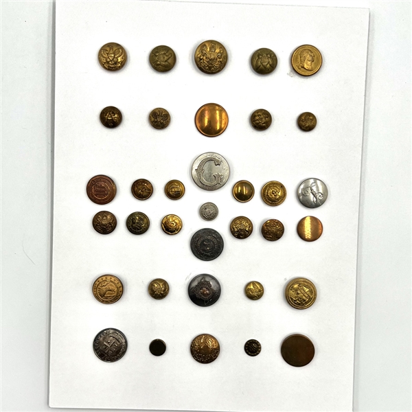 Card of 35 uniform buttons. 
