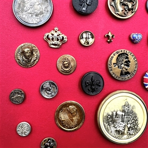 Card of 40 British Royalty themed buttons.