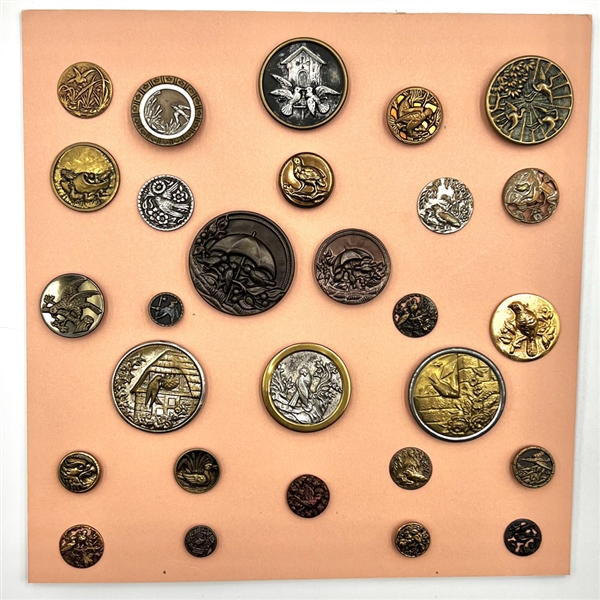 Card of 28 buttons depicting birds.