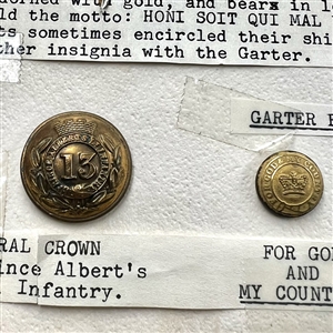Card of 6 buttons - Livery and Uniform including Orders of Distinction.