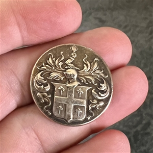 Hallmarked sterling silver Livery coat of arms button. 
