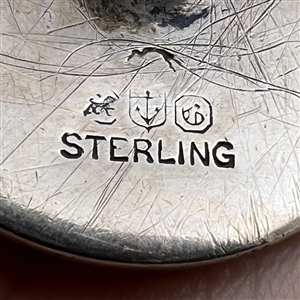 Hallmarked sterling silver Livery coat of arms button. 