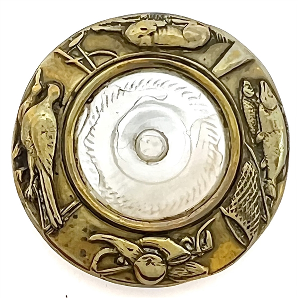 RARE sporting target button with pearl center.