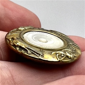RARE sporting target button with pearl center.