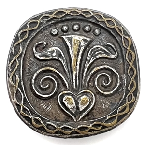 Bretagne folk design button of silvered metal.