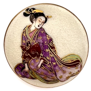 Large Satsuma button of a young woman in beautiful kimono. 