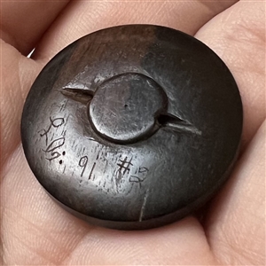 Leo Crabtree studio button of an octopus.