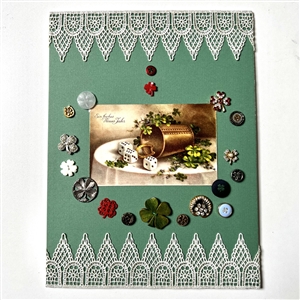 Card of eighteen shamrock buttons . 