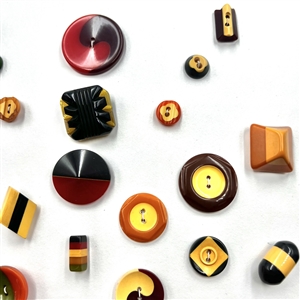 Card of thirty five vintage Bakelite cookies buttons. 