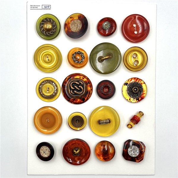 Card of twenty large vintage Bakelite buttons.