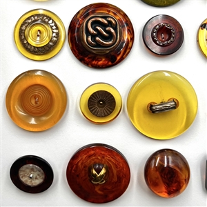 Card of twenty large vintage Bakelite buttons.