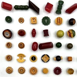 Two cards of 147 vintage Bakelite buttons. 