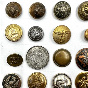 Card of of 53 uniform and Livery buttons.