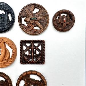 Card of 9 Burwood buttons.