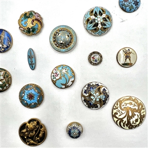 Card of 35 enamel buttons.
