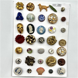 Card of 35 ceramic and other buttons.