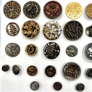 Card of 46 plant life buttons.